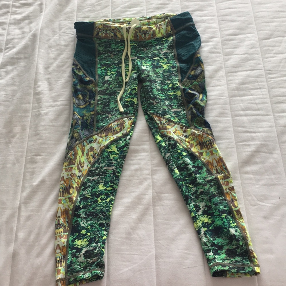 MAAJI leggings. size small. worn once or twice